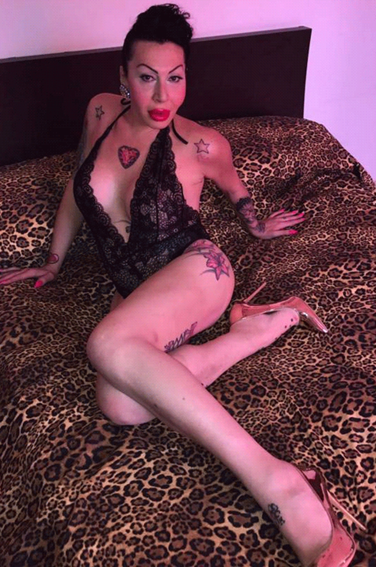 KLAUDIA TRANS SEMPRE PRONTA .. . LA DONNA CON IL CANNONE DURO... TI FARÒ ASSAGGIARE TUTTA LA SBORRA...   