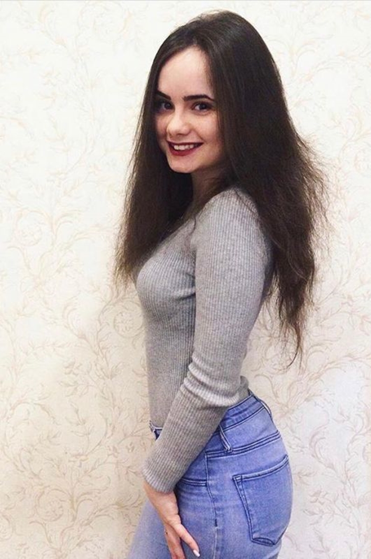 ALINA L'UNICA CHE TI FARA IMPAZZIRE, COMPLETISSIMA E SENZA LIMITE, UN VERO VULCANO DI PASSIONE